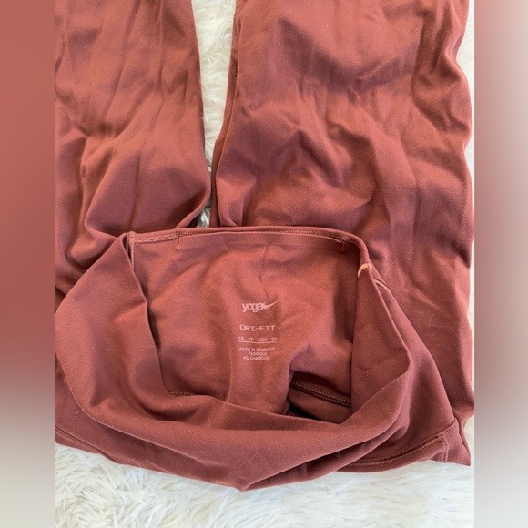 nike yoga dri fit luxe flare leggings - Picture 4 of 12